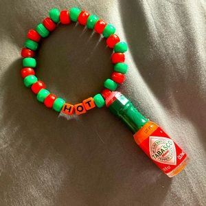 Tabasco kandi single
